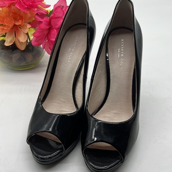 Kenneth Cole Giselle Peep Toe Black Patent Leather Stiletto Heels Sz 9. BHE0942B - Picture 4 of 13